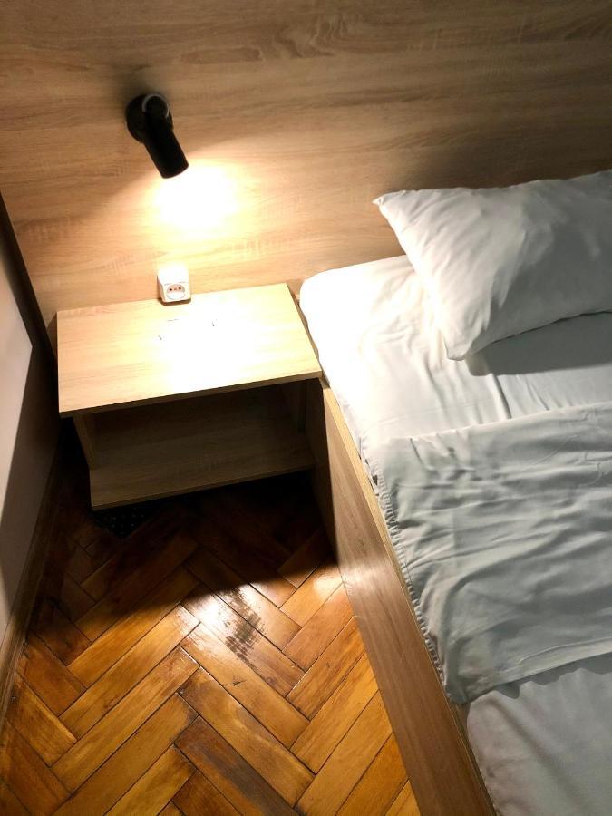 Romantic Apartments - City Center 5 15 Lviv Exterior foto