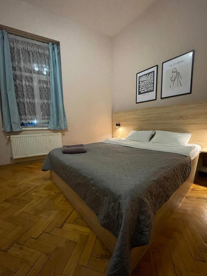 Romantic Apartments - City Center 5 15 Lviv Exterior foto